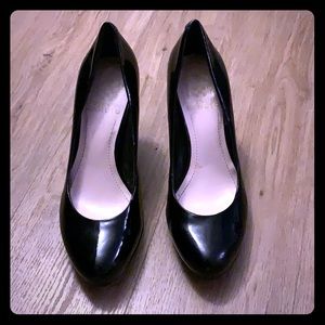 Black Vince Camuto pumps